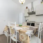 아파트 La Casa Di Milena